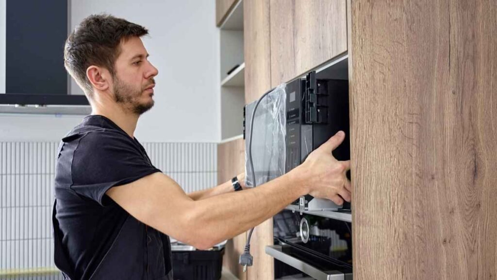 Sofortmaßnahmen vor dem Termin: Stromkreis sichern, Gerät prüfen, Unterlagen bereitlegen