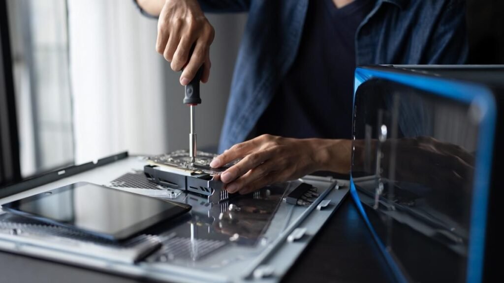 Welche Risiken entstehen bei falscher Verdrahtung oder fehlender Absicherung?